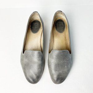 Frye Distressed Grey Leather Flats Size 9M